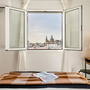 Setas, En El Corazón De Y Con Vistas A La Giralda Sevilla